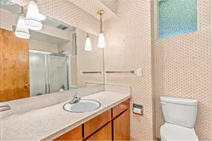 7525 SW Hillcrest Pl, Beaverton, OR 97008 - Photo 22