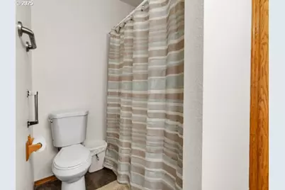 6593 Rippling Brook Dr SE, Salem, OR 97317 - Photo 14