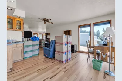 6593 Rippling Brook Dr SE, Salem, OR 97317 - Photo 16