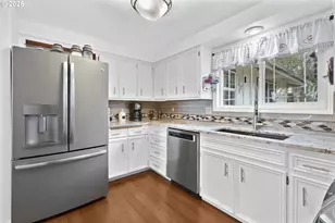 1910 Hawkins Ln, Eugene, OR 97405 - Photo 10