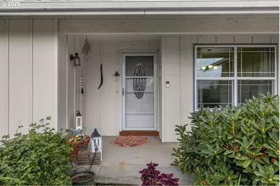 1910 Hawkins Ln, Eugene, OR 97405 - Photo 2