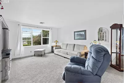 1910 Hawkins Ln, Eugene, OR 97405 - Photo 30