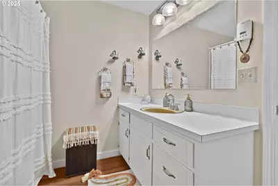 1910 Hawkins Ln, Eugene, OR 97405 - Photo 32