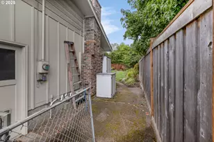 1910 Hawkins Ln, Eugene, OR 97405 - Photo 42