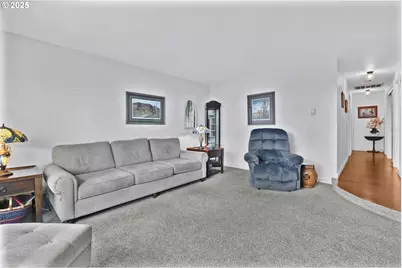 1910 Hawkins Ln, Eugene, OR 97405 - Photo 16