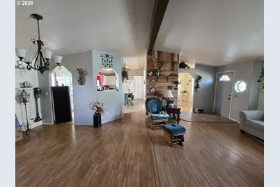 1688 NE 3rd Pl, Hermiston, OR 97838 - Photo 6