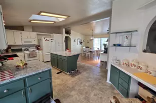 1688 NE 3rd Pl, Hermiston, OR 97838 - Photo 10