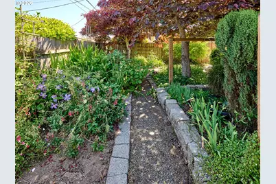 1387 Hampton Way, Woodburn, OR 97071 - Photo 20