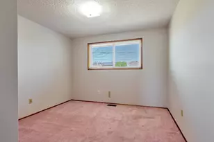 1387 Hampton Way, Woodburn, OR 97071 - Photo 8