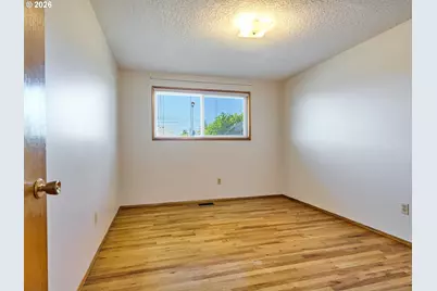 1387 Hampton Way, Woodburn, OR 97071 - Photo 10