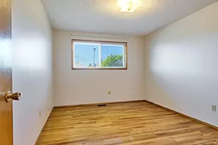 1387 Hampton Way, Woodburn, OR 97071 - Photo 10