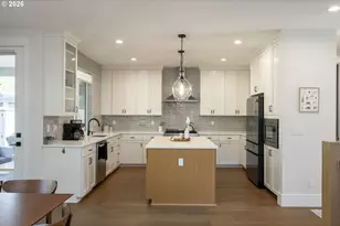 9240 SW 52nd Ave, Portland, OR 97219 - Photo 10
