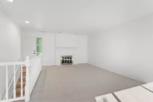 3653 SW 52nd Pl, Portland, OR 97221 - Photo 8