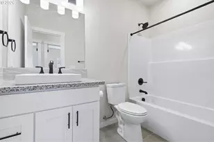 3905 SE 147th Ave, Portland, OR 97236 - Photo 26