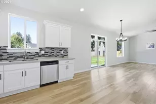 3905 SE 147th Ave, Portland, OR 97236 - Photo 14