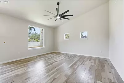 3905 SE 147th Ave, Portland, OR 97236 - Photo 8