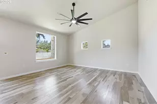 3905 SE 147th Ave, Portland, OR 97236 - Photo 8