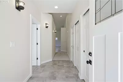 3905 SE 147th Ave, Portland, OR 97236 - Photo 4