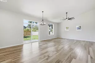 3905 SE 147th Ave, Portland, OR 97236 - Photo 6