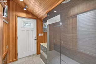 333 Commercial St, Astoria, OR 97103 - Photo 22