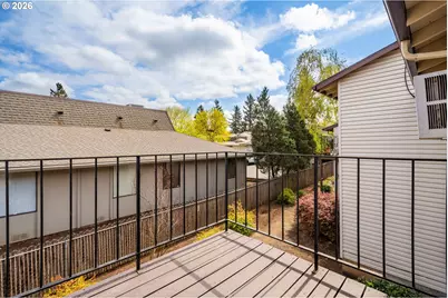 12506 SE Stark St #D, Portland, OR 97233 - Photo 10