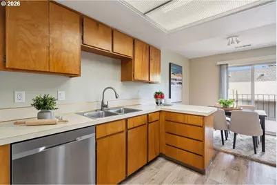 12506 SE Stark St #D, Portland, OR 97233 - Photo 6