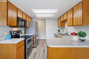 12506 SE Stark St, Portland, OR 97233 - Photo 4