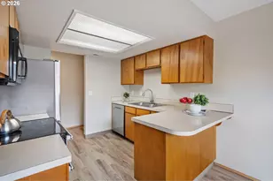 12506 SE Stark St, Portland, OR 97233 - Photo 8