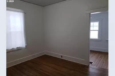 404 N Holmes St, Wallowa, OR 97885 - Photo 12