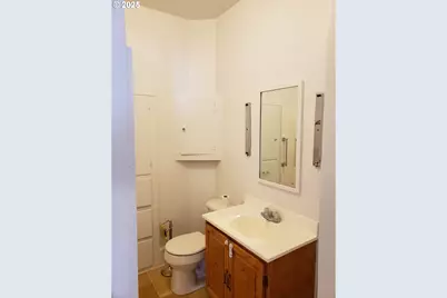 404 N Holmes St, Wallowa, OR 97885 - Photo 12