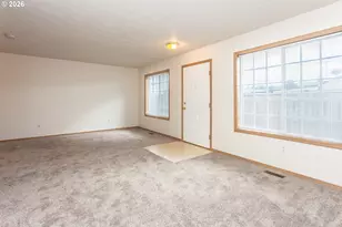 2431 SE 141st Ave, Portland, OR 97233 - Photo 6