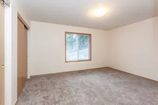 2431 SE 141st Ave, Portland, OR 97233 - Photo 20