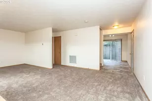 2431 SE 141st Ave, Portland, OR 97233 - Photo 8