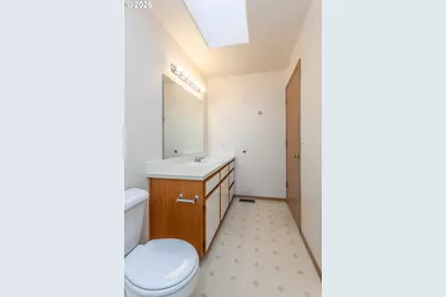2431 SE 141st Ave, Portland, OR 97233 - Photo 16