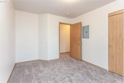 2431 SE 141st Ave, Portland, OR 97233 - Photo 18