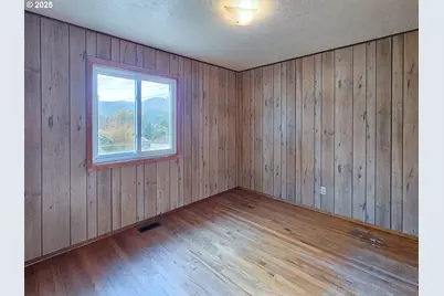 7750 N Decatur St, Portland, OR 97203 - Photo 14