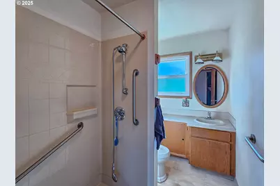 7750 N Decatur St, Portland, OR 97203 - Photo 12