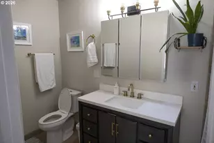 1960 W 25th Ave, Eugene, OR 97405 - Photo 16