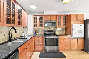1960 W 25th Ave, Eugene, OR 97405 - Photo 14