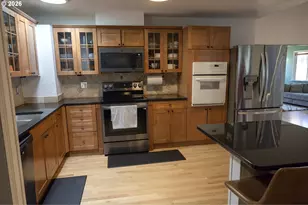 1960 W 25th Ave, Eugene, OR 97405 - Photo 6