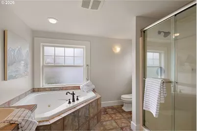 910 E 22nd Ave, Eugene, OR 97405 - Photo 22