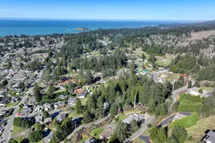 838 Marina Heights Rd, Brookings, OR 97415 - Photo 4