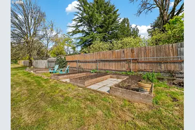 6935 SW Taylors Ferry Rd, Portland, OR 97223 - Photo 32