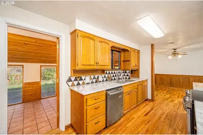 250 Rose Ct, Eugene, OR 97401 - Photo 12