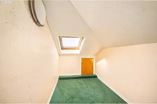 250 Rose Ct, Eugene, OR 97401 - Photo 26