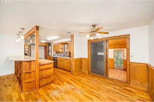 250 Rose Ct, Eugene, OR 97401 - Photo 8