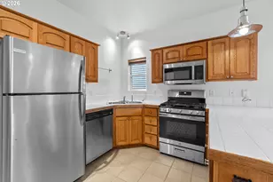 8740 N Drummond Ave, Portland, OR 97217 - Photo 18