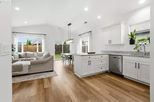 1631 SE Salmonberry Ave, Dallas, OR 97338 - Photo 12