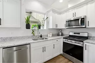 1631 SE Salmonberry Ave, Dallas, OR 97338 - Photo 16