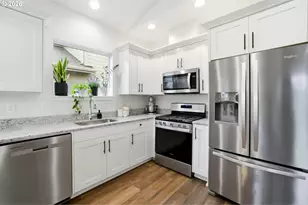 1631 SE Salmonberry Ave, Dallas, OR 97338 - Photo 14